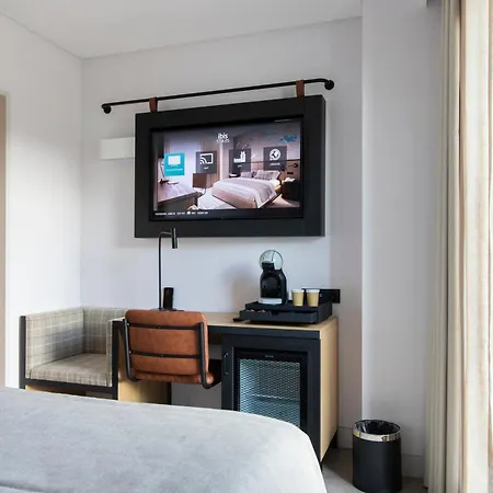 Ibis Styles Lisboa Aeroporto 4*